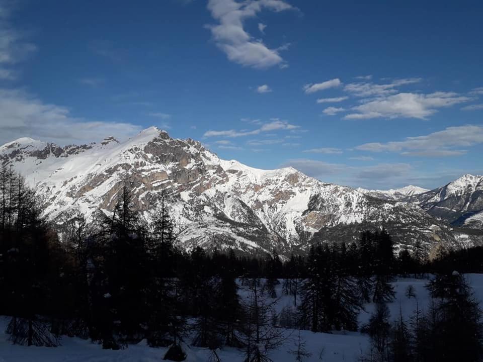 Skis Aux Pieds Station 1600 Sun Vallee Puy-Saint-Vincent Exterior foto